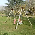 Avec Piscine, Proche De Périgueux – 2 Chambres, Bbq, Activités Variées à Proximité - Fr-1-616-54 *