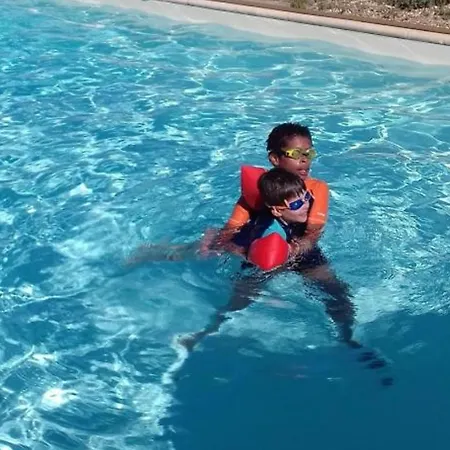 Сasa de vacaciones Avec Piscine, Proche De Périgueux – 2 Chambres, Bbq, Activités Variées à Proximité - Fr-1-616-54